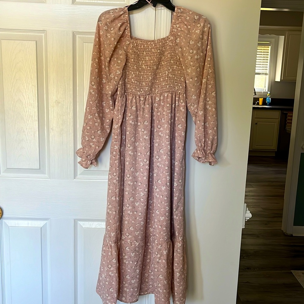Cute and bump friendly!! pink floral size medium SF